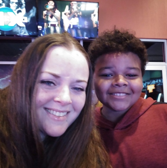 Meet your Posher, Stacey - Picture 2 of 9